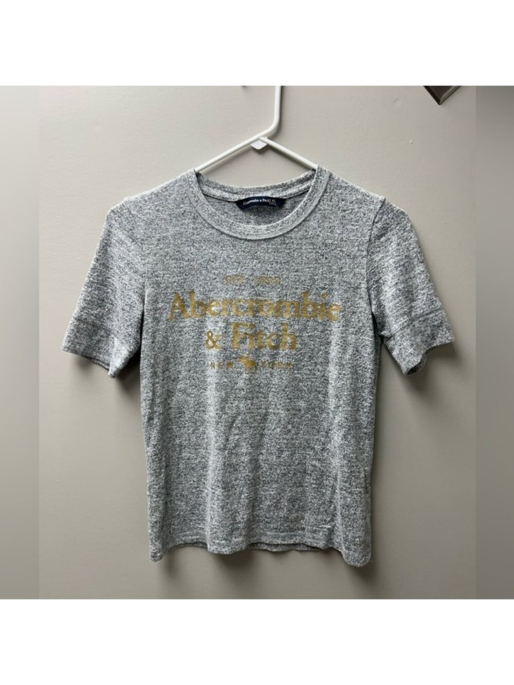 Abercrombie &‎ Fitch Women’s Grey T Shirt